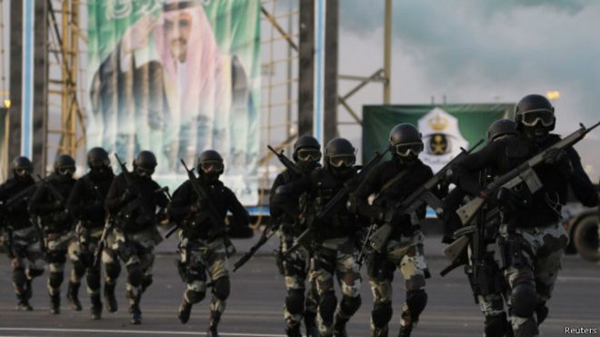  الامن السعودي يقتل 4 اشخاص في حملة دهم قرب العوامية