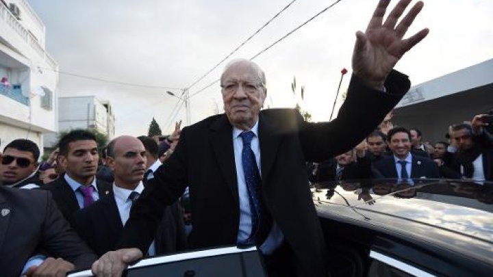 حزب قائد السبسي يعلن فوزه بانتخابات تونس الرئاسية وفريق المرزوقي يعترض