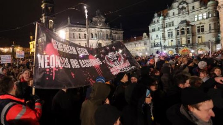 الآف يتظاهرون في المانيا ضد الاسلام وضد العنصريه