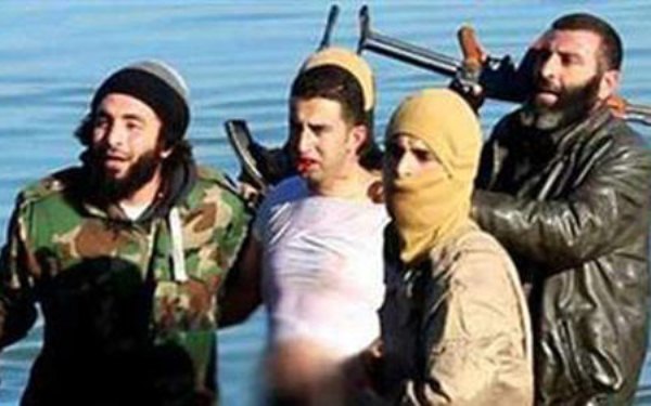 تنظيم "داعش" يسقط طائرة للتحالف فوق سوريا وياسر طيارها الاردني