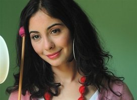 رئيسة الأوبرا المصرية ونسمة عبد العزيز تعزفان في الشارقة