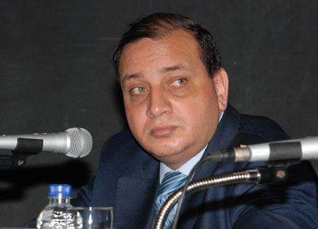 د . خالد عزب