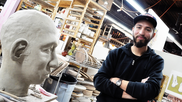 بيدرو يلمح إلى إمكانية الرحيل عن برشلونة في نهاية الموسم