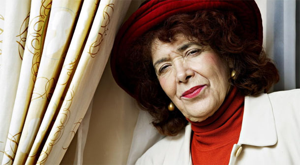 الجزائر تشيع جثمان الروائية اسيا جبار  الى مقبرة شرشال