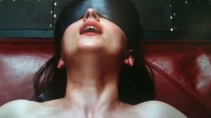 إثارة إباحية في عيد الحب حول فيلم "50 ظلا من الرمادي"