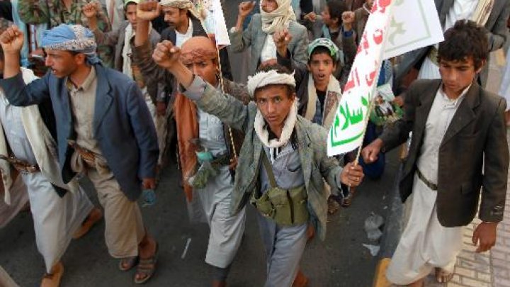 الحوثيون يفرقون تظاهرة واغلاق المزيد من السفارات في صنعاء