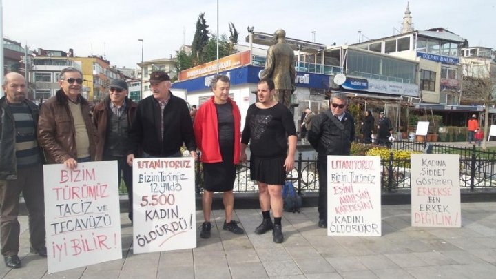 أتراك يتظاهرون بزي نسائي تنديدا بمقتل طالبة قاومت  الاغتصاب