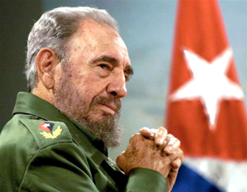  كاسترو يلتقي جواسيس كوبيين أطلق سراحهم باتفاق مع اميركا