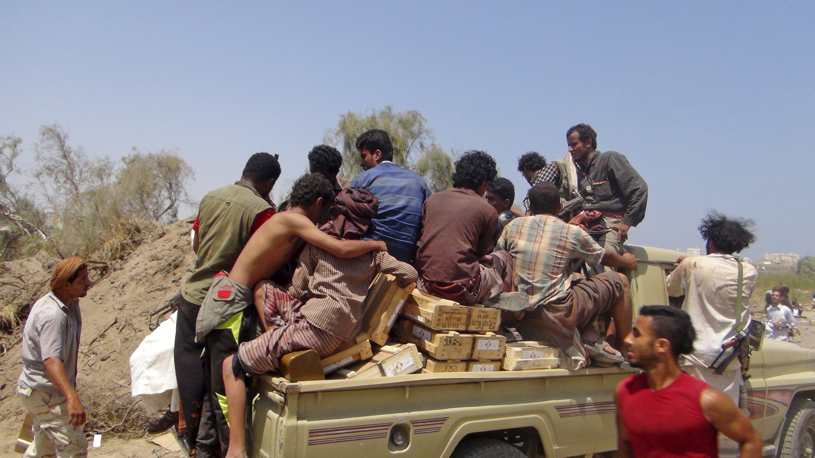 اليمن يغوص في الحرب ومخاوف من تأثر المفاوضات النووية  