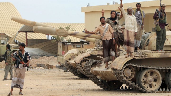 مجلس الأمن يفرض حظرا على الحوثيين ويدعوهم لتسليم السلطة