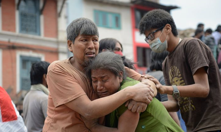 النيبال تواصل البحث عن ناجين من الزلزال وسط هزات ارتدادية
