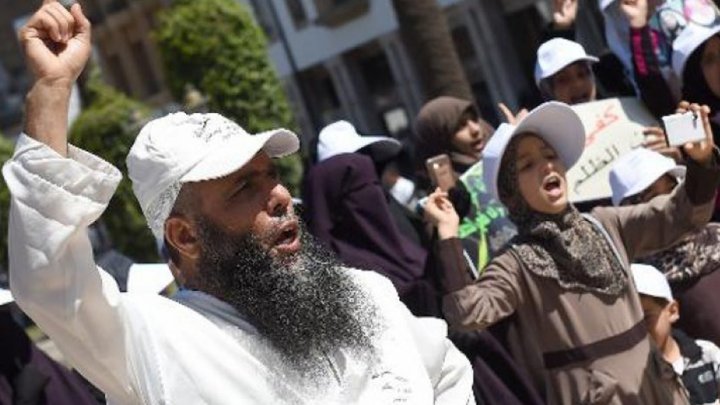 مئات السلفيين يطالبون بإعادة التحقيق بتفجيرات الدار البيضاء