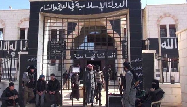 ناشط: أكثر من مائتي سجن علني وسري لتنظيم داعش في سورية