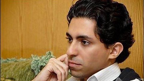 المحكمة السعودية العليا تؤيد السجن والجلد بحق المدون رائف بدوي