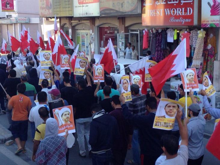 احكام بسجن 57 شيعيا في البحرين ادينوا بالتخطيط لهجمات