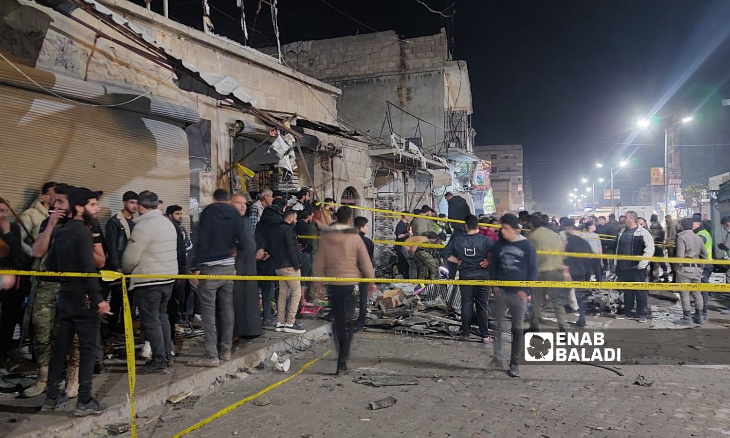 آثار انفجار سيارة مفخخة في سوق شعبية وسط مدينة اعزاز بريف حلب الشمالي - 31 من آذار 2024 (عنب بلدي/ ديان جنباز)