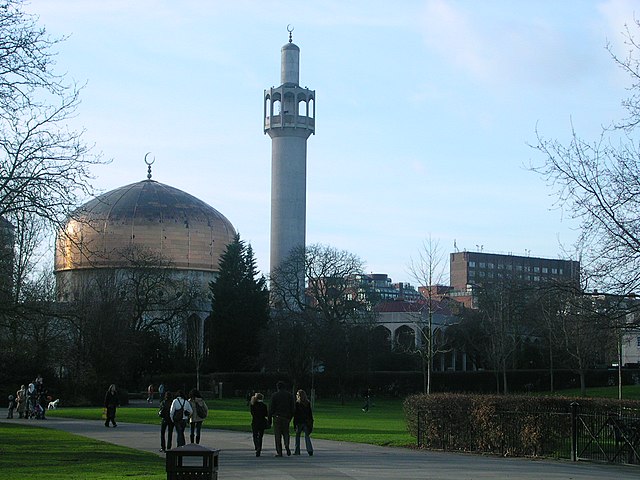 مسجد ريجنت بارك اكبر مساجد لندن بقرب الحديقة التي تحمل اسم ريجنت - فيسبوك