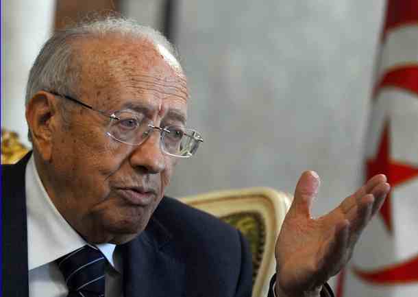 السبسي يعلن الطوارئ ويدعو الى التعبئة في "الحرب على الارهاب"