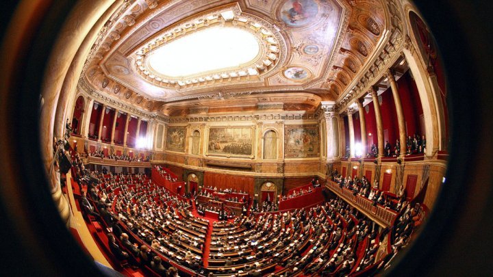 البرلمان الفرنسي يقر اتفاقا قضائيا مثيرا للجدل مع المغرب  