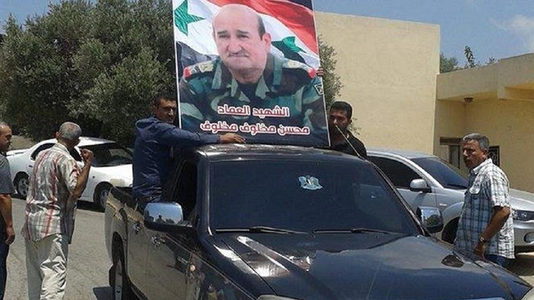 آل مخلوف يشيّعون قتيلهم قبل القفز  من السفينة!