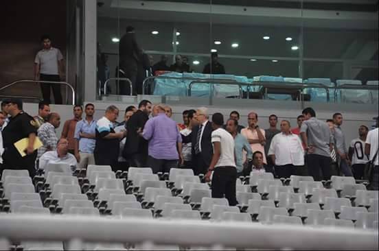 مشادة كلامية بين مرتضى منصور وهيثم عرابي في مقصورة ملعب