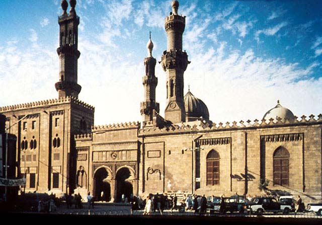 الأزهر يحذر من دعوات التظاهر في ذكرى فض رابعة