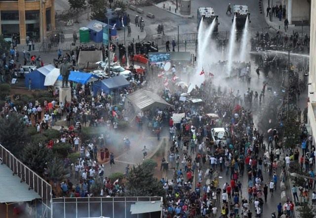 اكثر من 70 جريحا في مواجهات بين محتجين والامن اللبناني