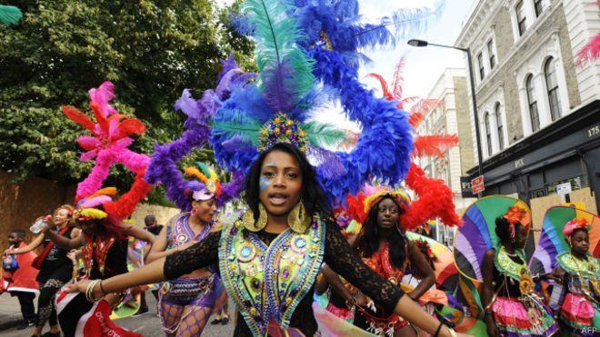 بدء فعاليات مهرجان "نوتينغ هيل" السنوي في لندن