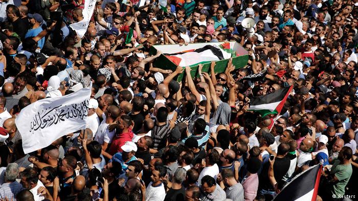 وفاة فلسطيني وإصابة اكثر من 120 بالرصاص في قطاع غزة