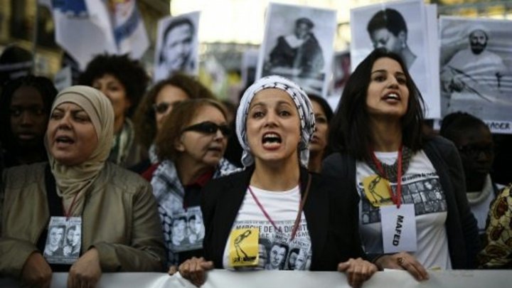 مسيرة "الكرامة" تجوب باريس في الذكرى العاشرة لأحداث الضواحي