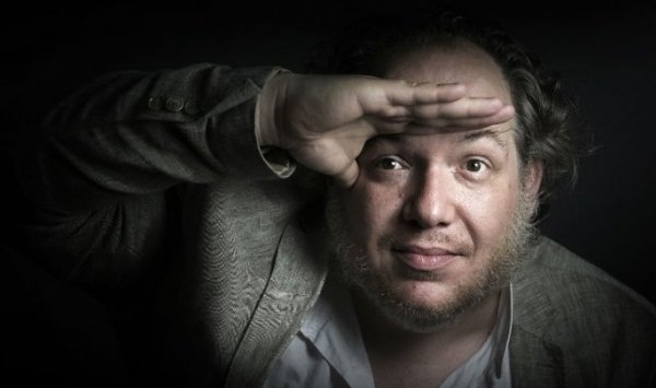 ماتياس إينار يفوز بجائزة "جونكور" للادب عن رواية "بوسول"