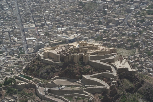 الحوثيون يفجرون جسورا لاعاقة تقدم القوات الموالية لهادي في تعز
