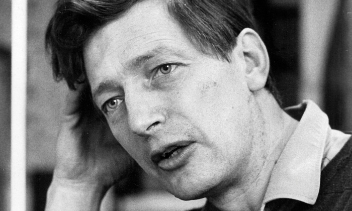 وفاة أديب الأطفال البريطاني بيتر ديكنسون عن 88 عاما