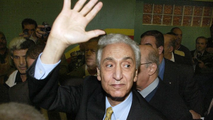 وفاة القائد الثوري والمعارض الجزائري البارز حسين ايت أحمد