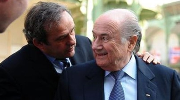 لجنة القيم بالفيفا تبلغ بلاتر وبلاتيني بالأسباب الكاملة لقرار إيقافهما