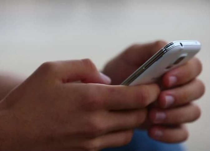الصور على هواتف اللاجئين في أوروبا تمثل التذكار الوحيد للوطن