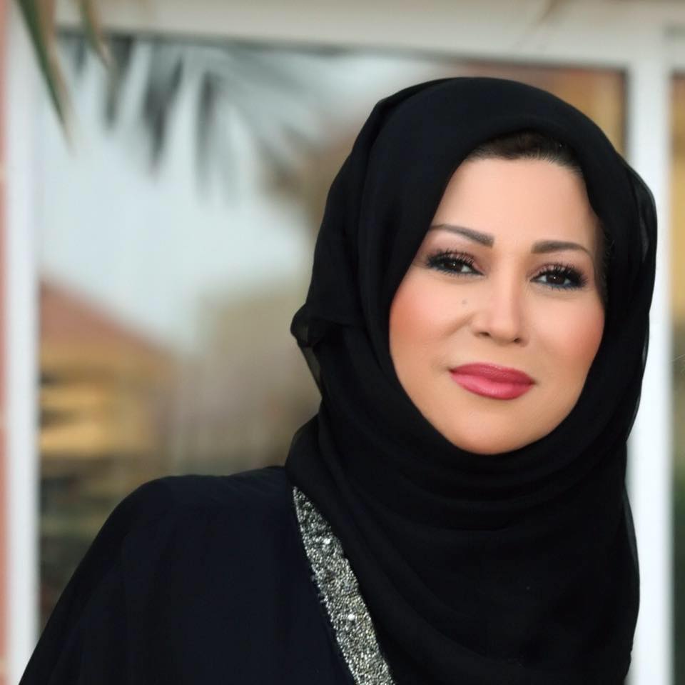 حملة تشهير وابتزاز ضد خديجة بن قنة من صحافة بلادها 