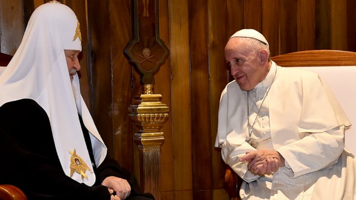 البابا فرنسيس وبطريرك روسيا للأرثوذكس
