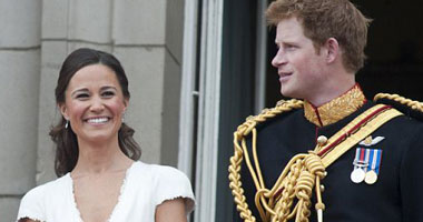 الأمير البريطاني هاري يتفقد مناطق متضررة من زلزال ابريل الماضي