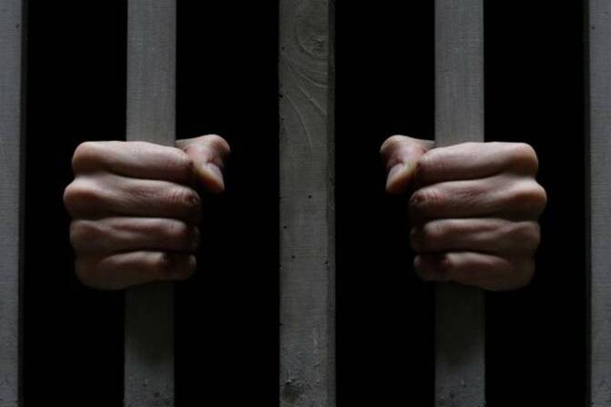 محكمة إماراتية تقضي بالسجن المؤبد لـ 11 متهما بالإرهاب