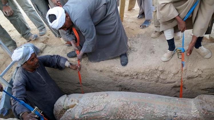   الكشف عن مجموعة من المقابر  ومقصورة فرعونية في أسوان