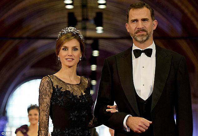 ملك إسبانيا يرفع راتبه وبقية أفراد الأسرة الحاكمة بنسبة 1%