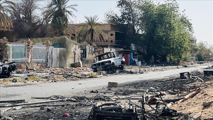 من المناطق السكنية والمستشفيات فضلا عن الإفراج عن المختطفين وتأمين عودة النازحين، وفق تدوينة عبر حسابه على منصة شركة "إكس" الأمريكية