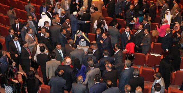 فوضى داخل البرلمان العراقي مع بدء جلسة برئاسة سليم الجبوري