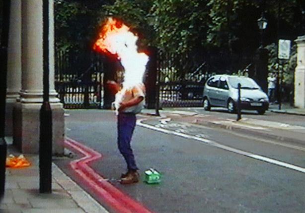 إيراني يحرق نفسه في مركز مهاجرين على جزيرة ناورو