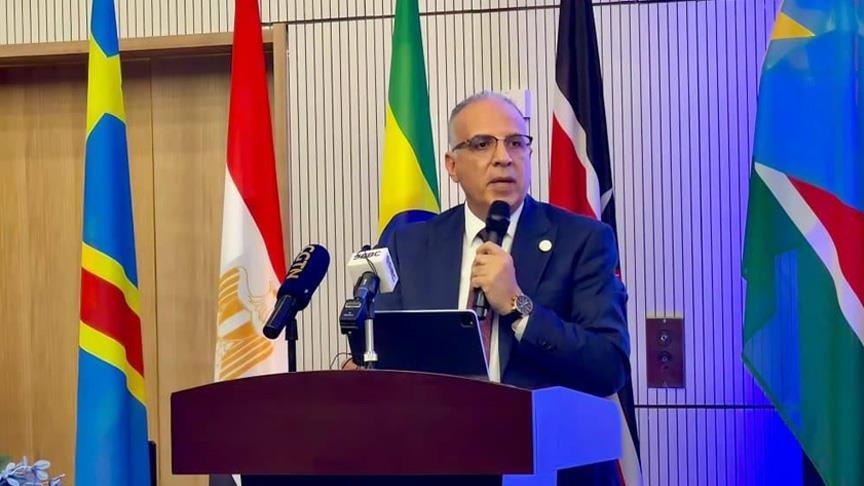 وتتهم دولة لم تسمها بمحاولة "عرقلة المسار التشاوري"، بحسب كلمة وزير الري المصري في احتفالية يوم النيل بجمهورية جنوب السودان، وسط خلافات مصرية إثيوبية حادة- ايه ايه