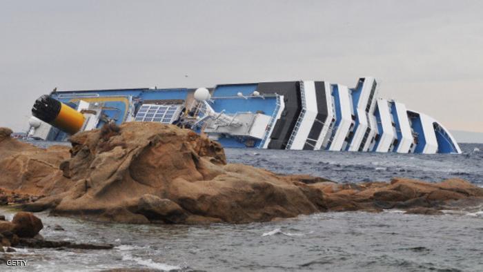 الادعاء الإيطالي يطالب بالسجن لمدة 18 عاما لقبطان هرب من السفينة الغارقة