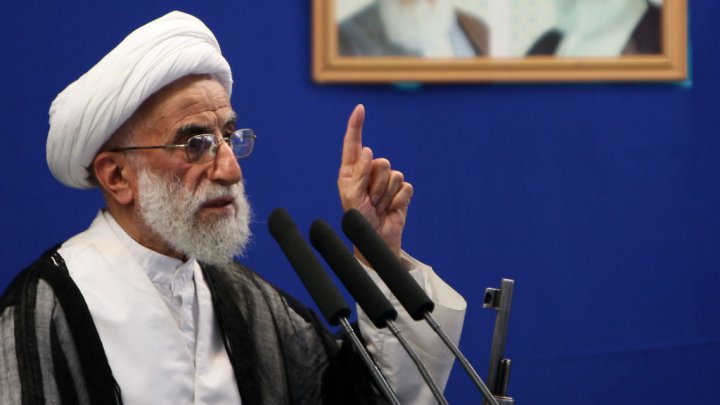 مجلس خبراء القيادة بايران ينتخب آية الله أحمد جنتي رئيسا له