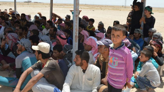 الفارون من الفلوجة "يتحدثون عن أوضاع إنسانية بائسة" في المدينة