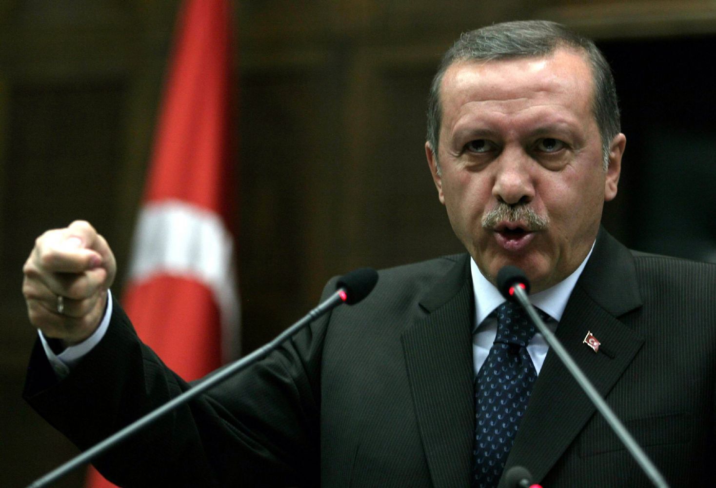 أردوغان يتهم روسيا بتسليح "العمال الكردستاني" بمضادات للطائرات